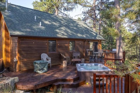 Patio, Hot Tub, Dining area