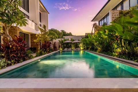 Property building, Pool view, Swimming pool