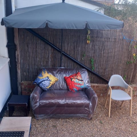 Coffee/tea facilities, Garden view, Landmark view