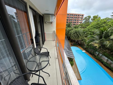 Day, View (from property/room), Balcony/Terrace, Pool view, Swimming pool, sunbed