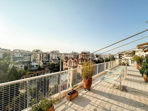 View (from property/room), Balcony/Terrace, City view