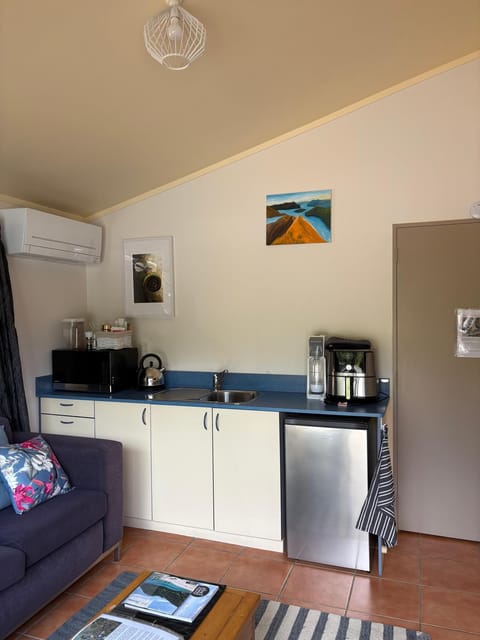 Coffee/tea facilities, Kitchen or kitchenette, microwave