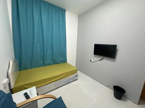 Khalidiya010 For men only Hostel in Abu Dhabi