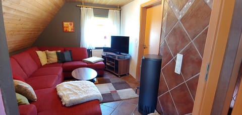 TV and multimedia, Living room, Seating area, Evening entertainment