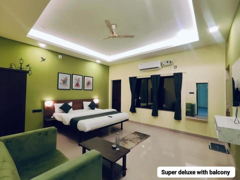 Bed, Living room, Photo of the whole room, Bedroom, air conditioner