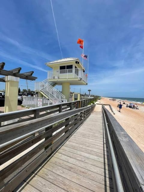 The Crabby Shack Casa in Daytona Beach