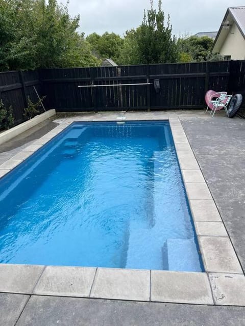 5 bedrooms, Pool in Havelock North! House in Havelock North