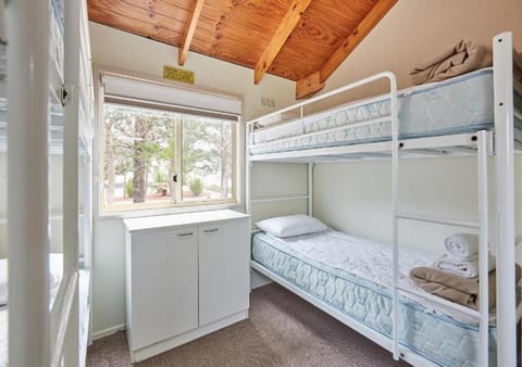 Bed, Bedroom, bunk bed