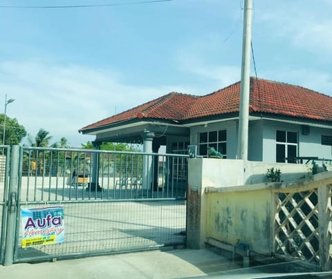 Aufa Homestay Besut Casa in Besut