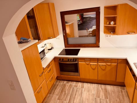 Kitchen or kitchenette, dishwasher