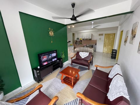 Peaceful Pines 4 ROOMS & NETFLIX by EZYROOM MELAKA Apartment in Malacca