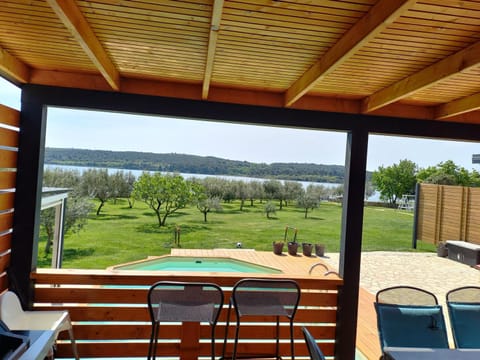 Beach house BETA with pool, jacuzzi, playground & bbq in an olive grove with a beach, Pomer - Istria House in Banjole