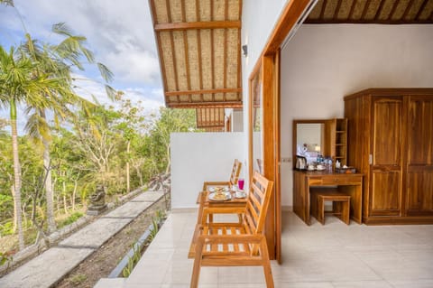 View (from property/room), Balcony/Terrace, Seating area