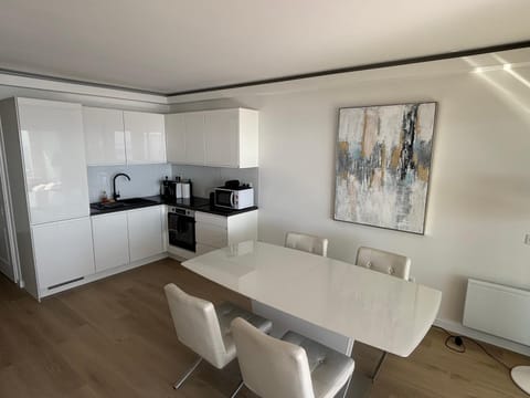 Splendide appartement avec panorama mer, proche Monaco Apartment in Cap-d'Ail