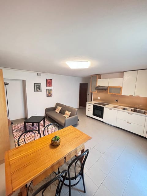 Casa Zara - cozy home in the heart of Barga Apartment in Barga