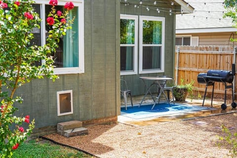 Cozy Walnut Creek Home in Austin House in Pflugerville