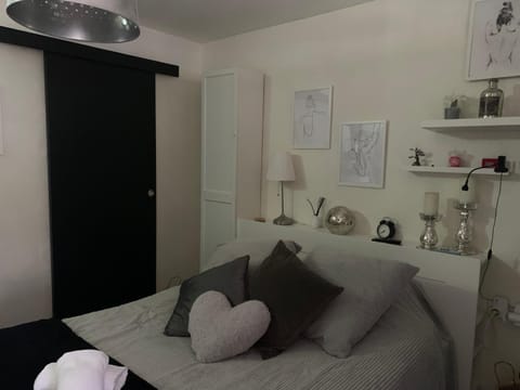 Chambre Lou Coraly Vacation rental in Cavaillon