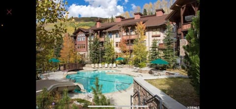 Three Bears Hideaway House in Wasatch County