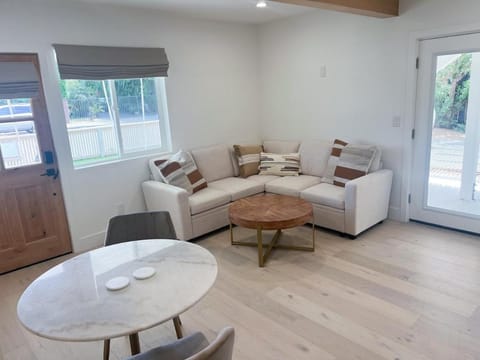 Elegant 2BR with Outdoor Space House in Carlsbad