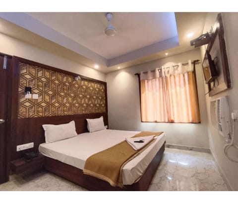 Bed, TV and multimedia, Photo of the whole room, Bedroom, air conditioner