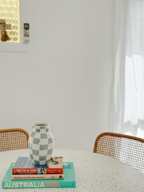 Dining area, kitchen