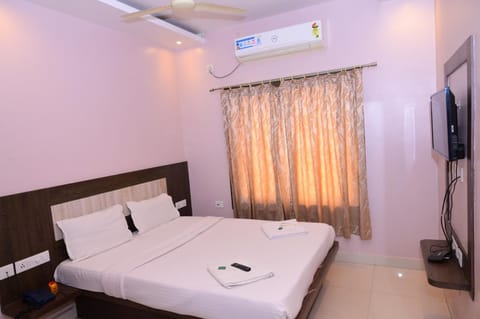 Mor Hotel Home Town -Lift- Wifi with Restaurant Facilities- Near Temple & Golden Beach Best Selling & Best Choice of Travellers Hotel in Puri