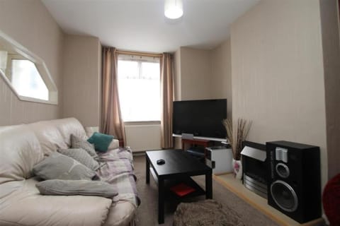 Spacious 3-Bedroom Apartment in Gordon Apartment in Gravesend