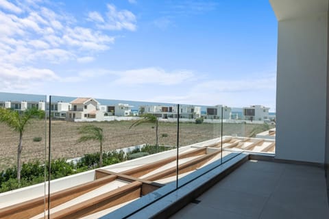 Property building, Day, View (from property/room), Balcony/Terrace, City view