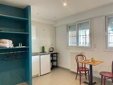 Groundfloor suite inn aparthotel Apartment in Saint-Maur-des-Fossés