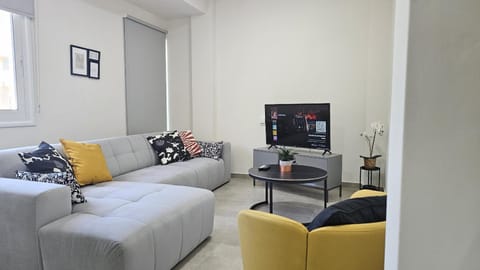 Communal lounge/ TV room, Living room