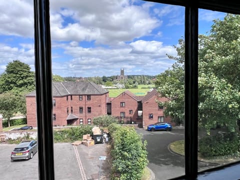 Stylish Flat With Stunning Views Apartment in Worcester