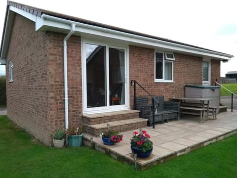 9 Brambles Farm Bungalows House in Freshwater