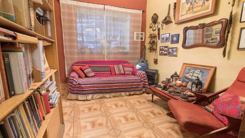 Beraja Family Hostel Bed and Breakfast in Barranco