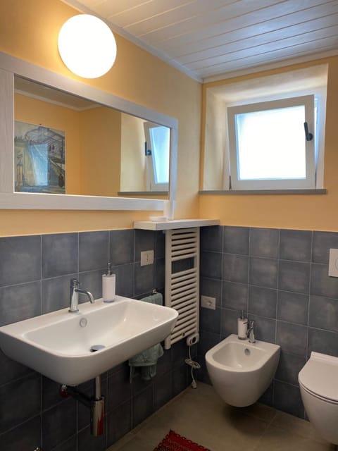 Toilet, Bathroom, bidet