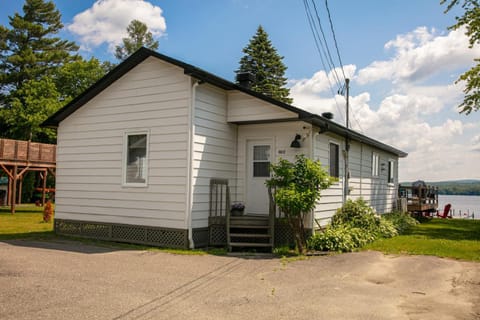 La Cozy O-Lac Magog Chalet in Sherbrooke