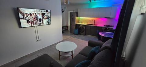 Communal lounge/ TV room, TV and multimedia, Living room, kitchen