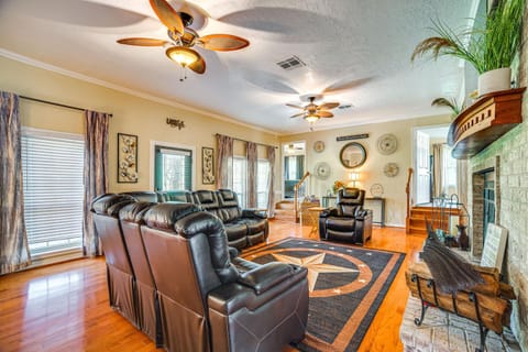 Onalaska Home with Game Room, Sunroom and Lake View! House in Lake Livingston