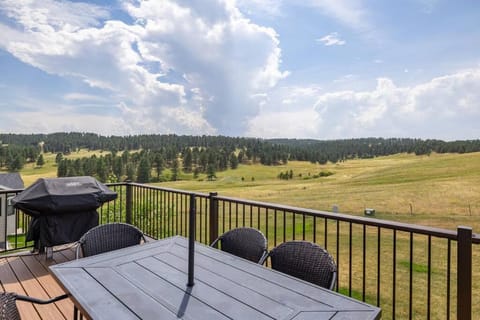 Day, Natural landscape, View (from property/room), Balcony/Terrace, Mountain view