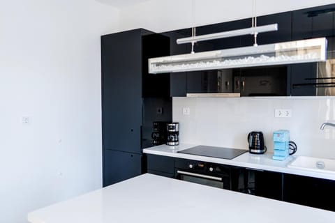 Sonata Deluxe Apt with 3 Bedrooms Apartment in South Athens