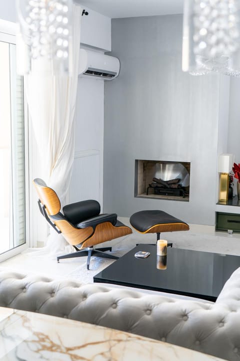 Sonata Deluxe Apt with 3 Bedrooms Apartment in South Athens