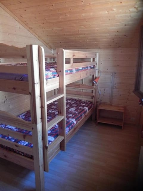 Photo of the whole room, Bedroom, bunk bed