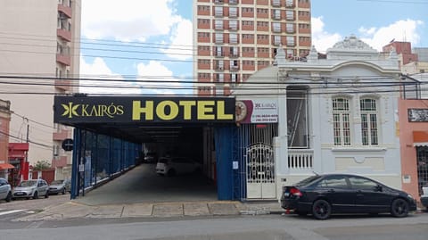 Property building, Street view, Location, Parking