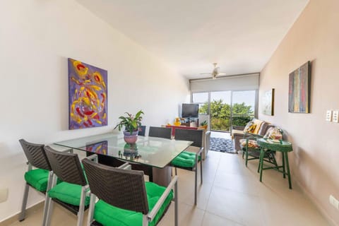 Living room, Decorative detail, Dining area