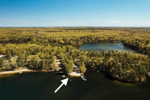 Lake Resort with Pontoon Rentals - Family Friendly House in Spider Lake