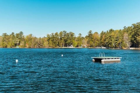 Lakefront Resort Retreat-Pontoon & SUP Rentals House in Spider Lake