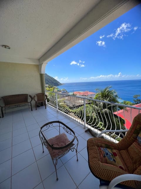 Castle Comfort Seaview deluxe Apartment Apartment in Dominica