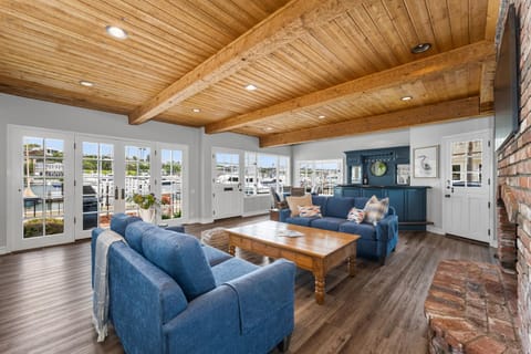 301 E Bayfront House in Balboa Island