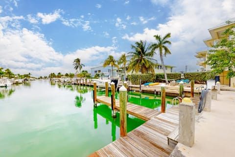 Palm Breeze Retreat 320 & 330 House in Key Colony Beach