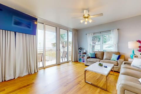 Waters Edge 203 Apartment in Okaloosa Island