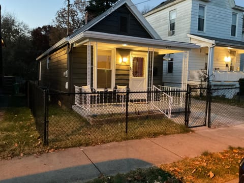 Patio, Neighbourhood, Garden, Street view